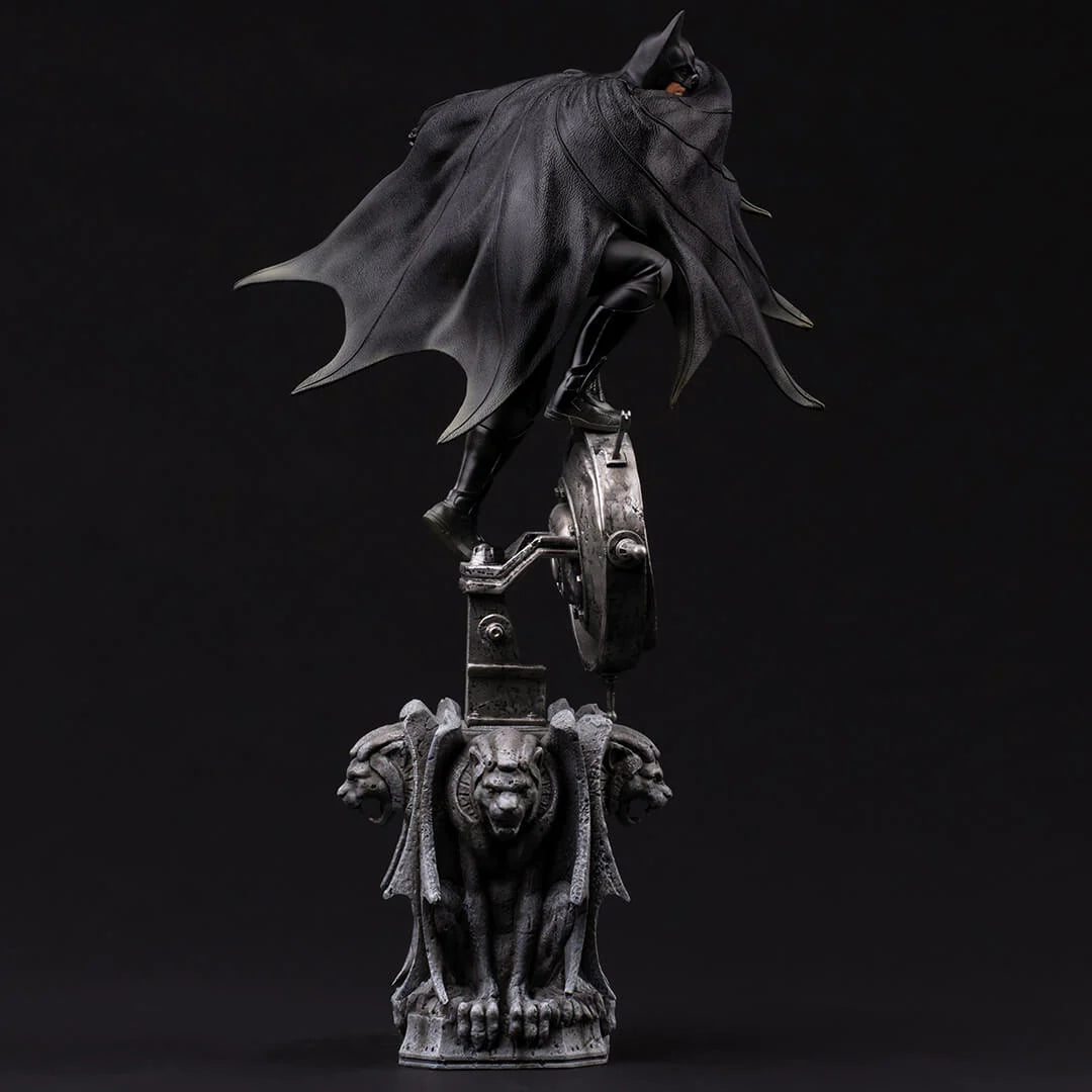 Batman Deluxe Batman Returns 1/10 Statue By Iron Studios