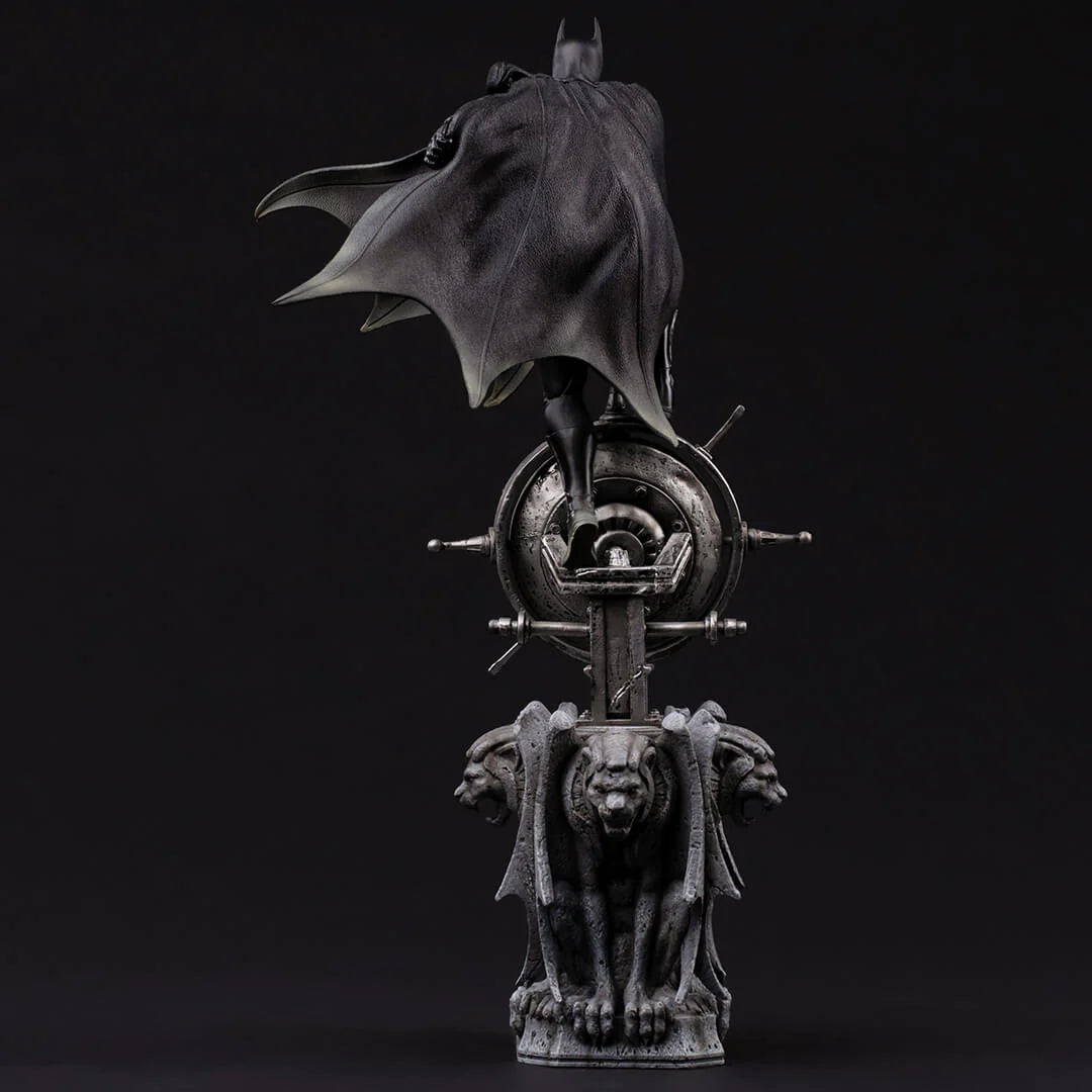 Batman Deluxe Batman Returns 1/10 Statue By Iron Studios