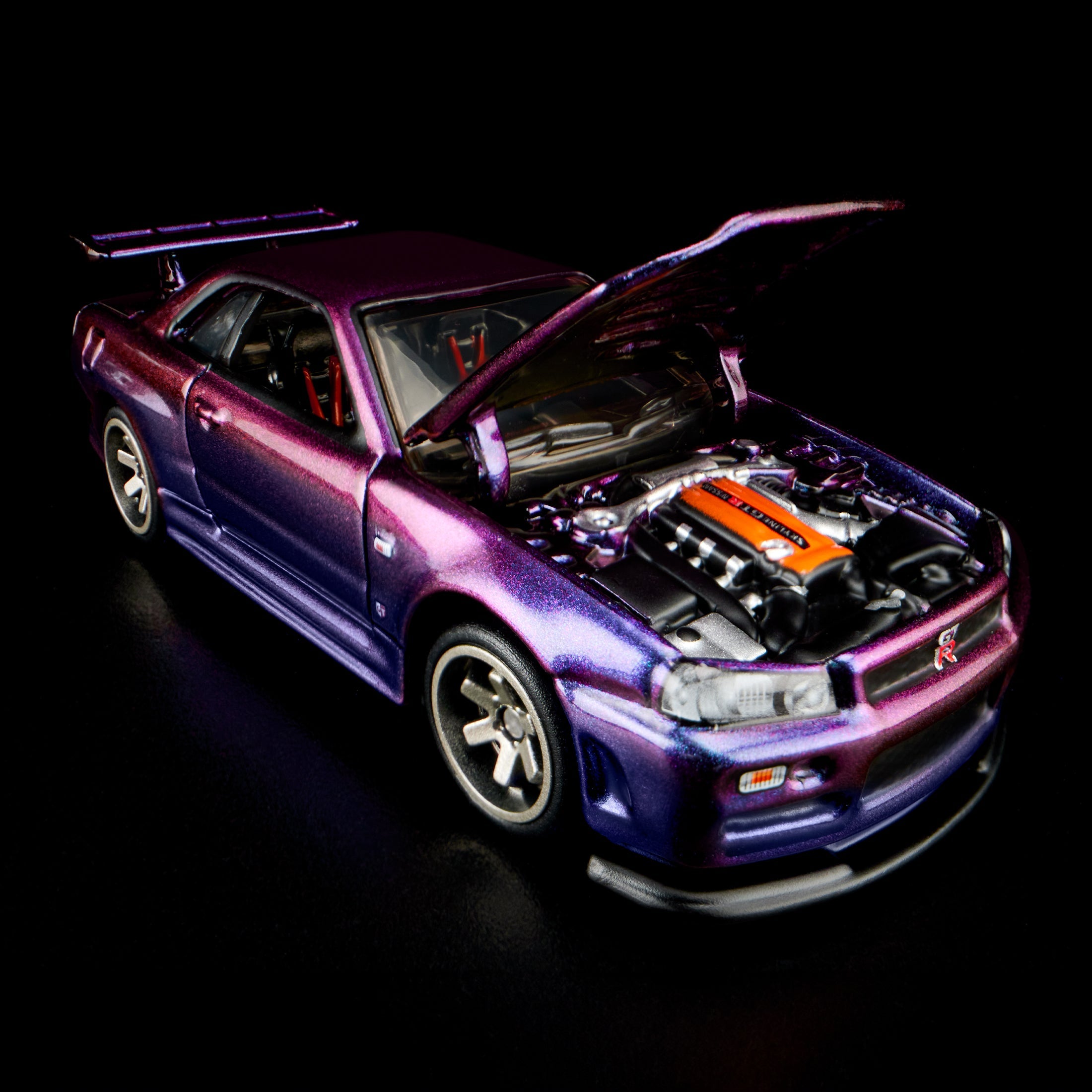 RLC Exclusive Nissan Skyline GT-R BNR34