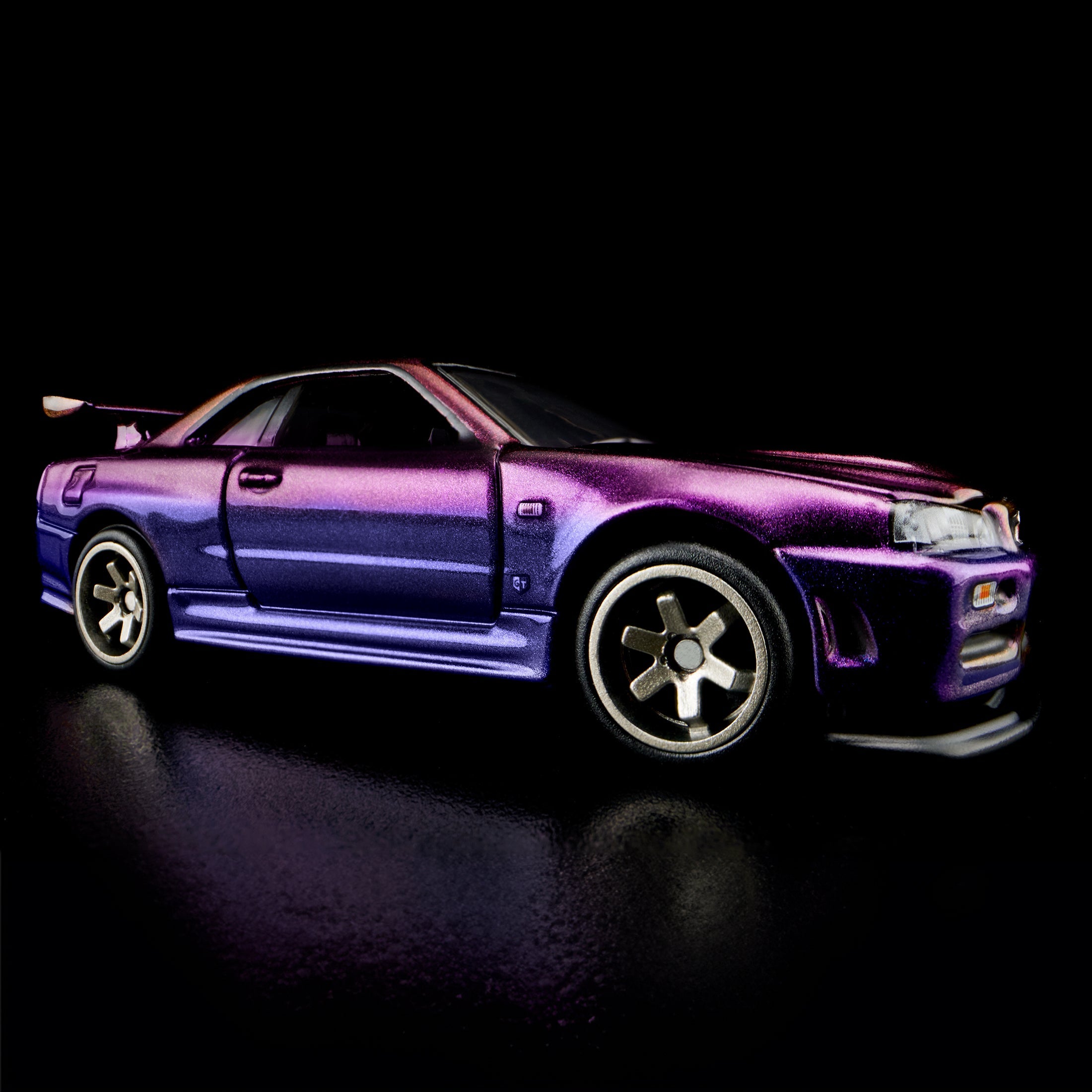 RLC Exclusive Nissan Skyline GT-R BNR34