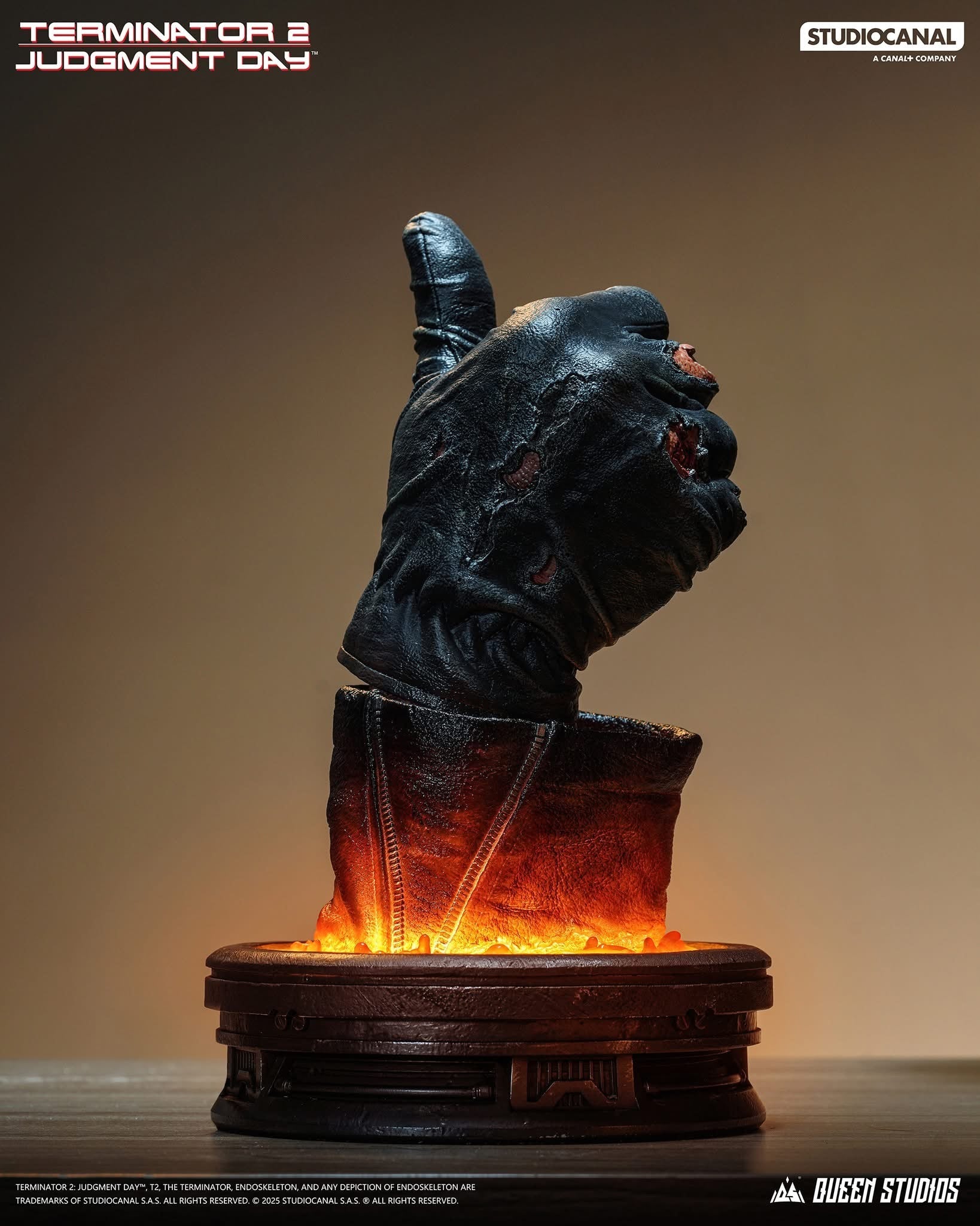 Terminator 2: T-800 Battle Damaged (Mechanical) Life-Size Bust