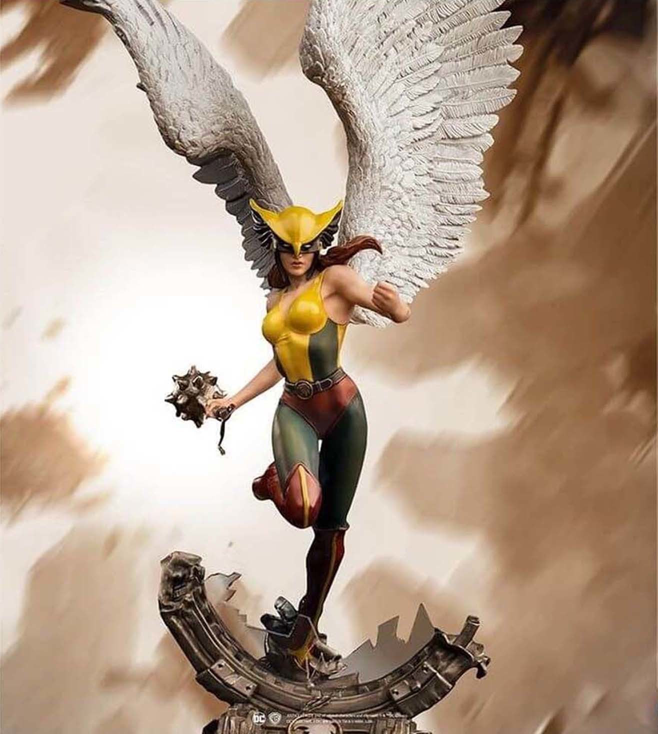 Hawkgirl Deluxe 1:10 Scale Statue