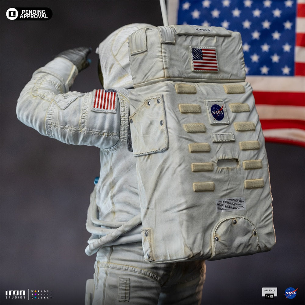 Apollo 11 Astronaut 1/10 Statue by Iron Studios