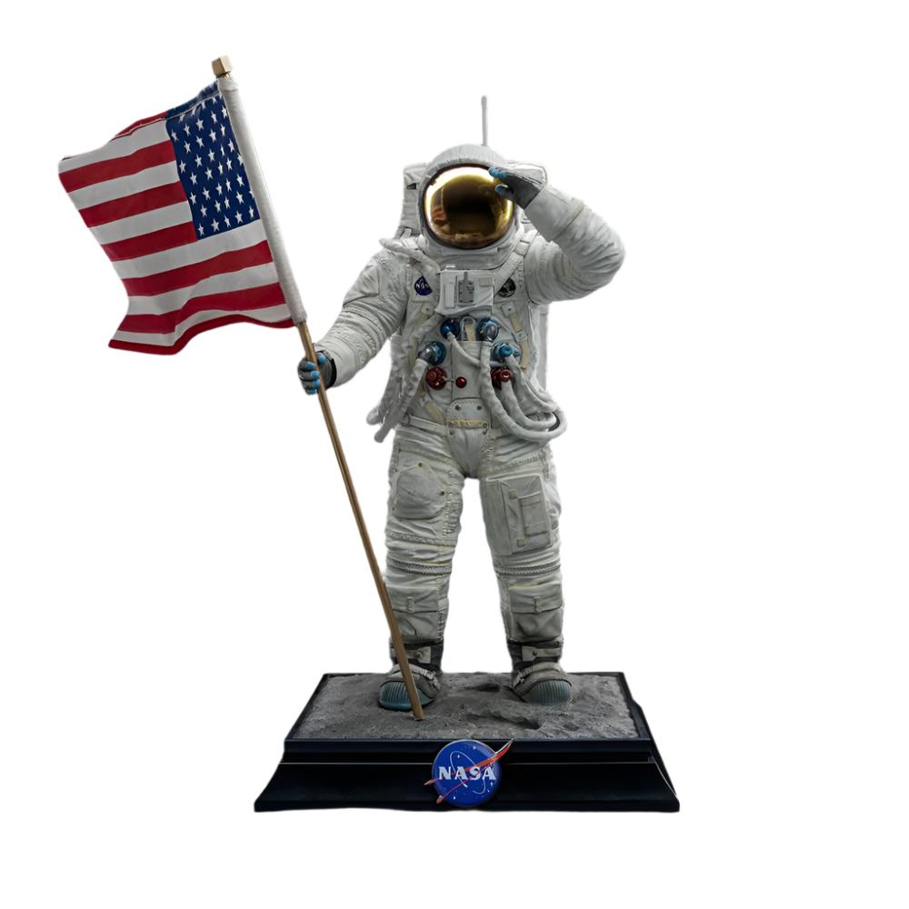 Apollo 11 Astronaut 1/10 Statue by Iron Studios