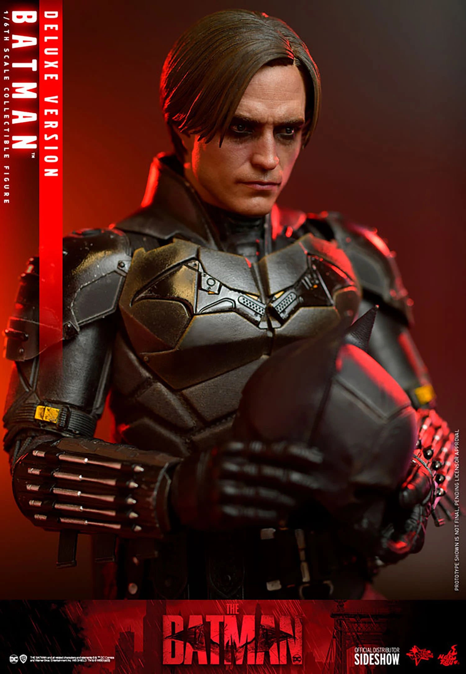 BATMAN (DELUXE VERSION) Sixth Scale Figure by Hot Toys