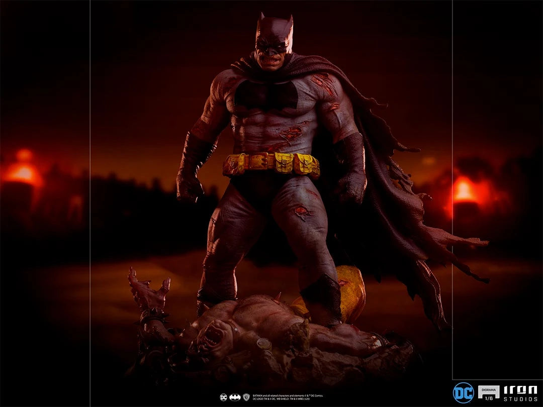 Batman The Dark Knight Returns 1/6 Diorama By Iron Studios