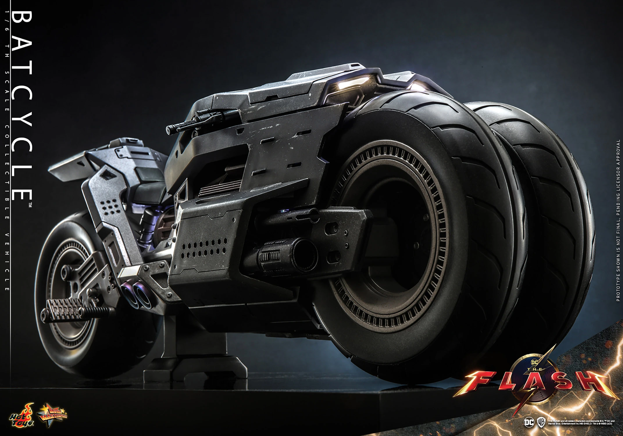 Batcycle (The Flash) by Hot Toys