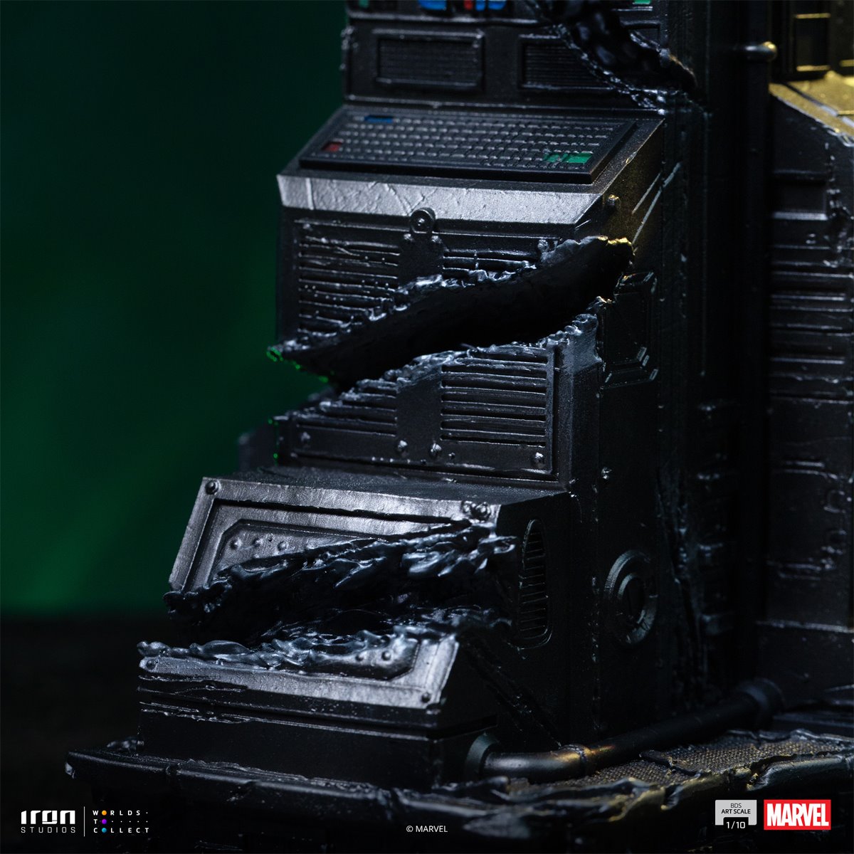 Vulture Spider-Man vs Villains Battle Diorama Series Statue By Iron Studios