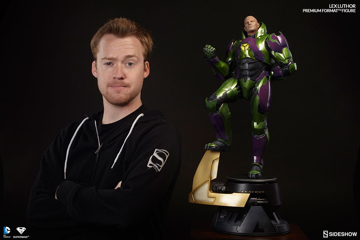 Lex Luthor in Power Suit Premium Format Figure