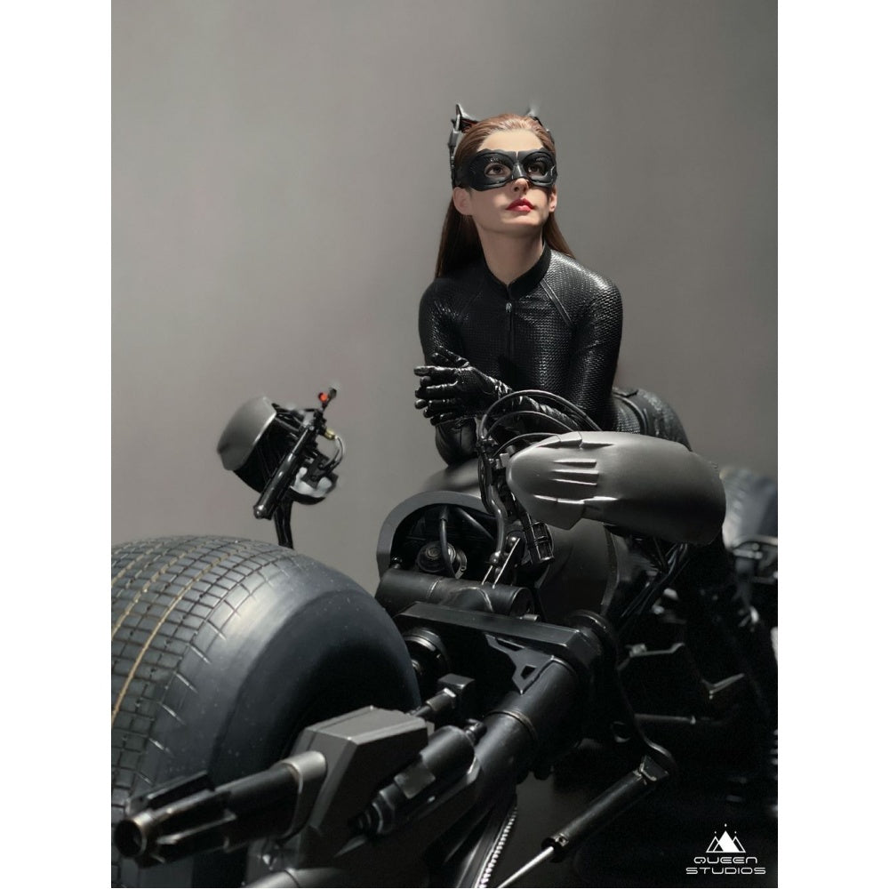 The Dark Knight Rises Catwoman 1:3 Scale Statue