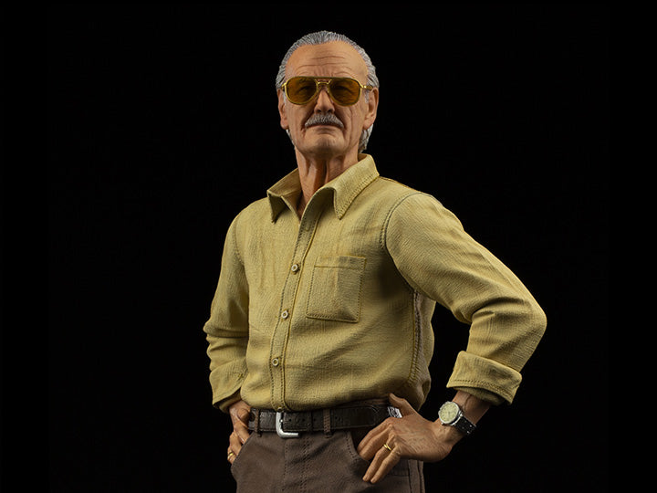 Stan Lee - Pow! - Legacy Replica 1/4 Statue