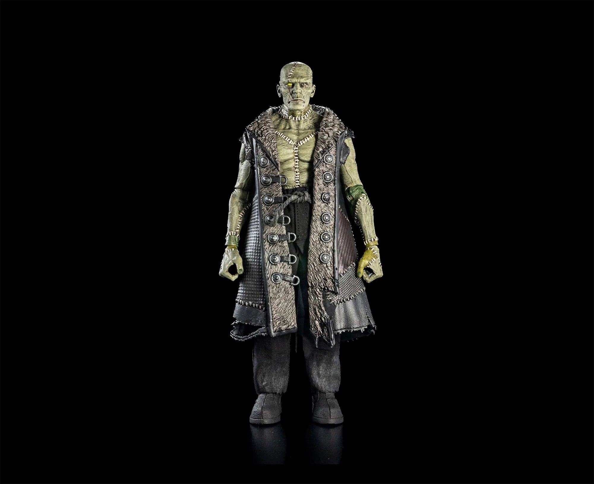 Figura Obscura Frankenstein's Monster Action Figure Exclusive
