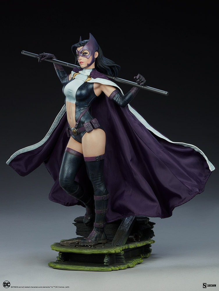 HUNTRESS Premium Format Figure by Sideshow Collectibles