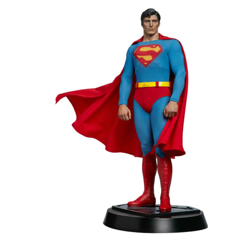 SUPERMAN Premium Format by Sideshow Collectibles