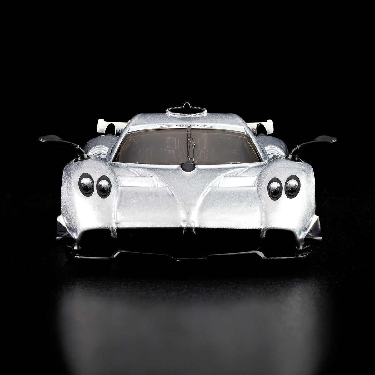 Hot Wheels RLC Exclusive ’21 Pagani Huayra R (Pearl Silver)