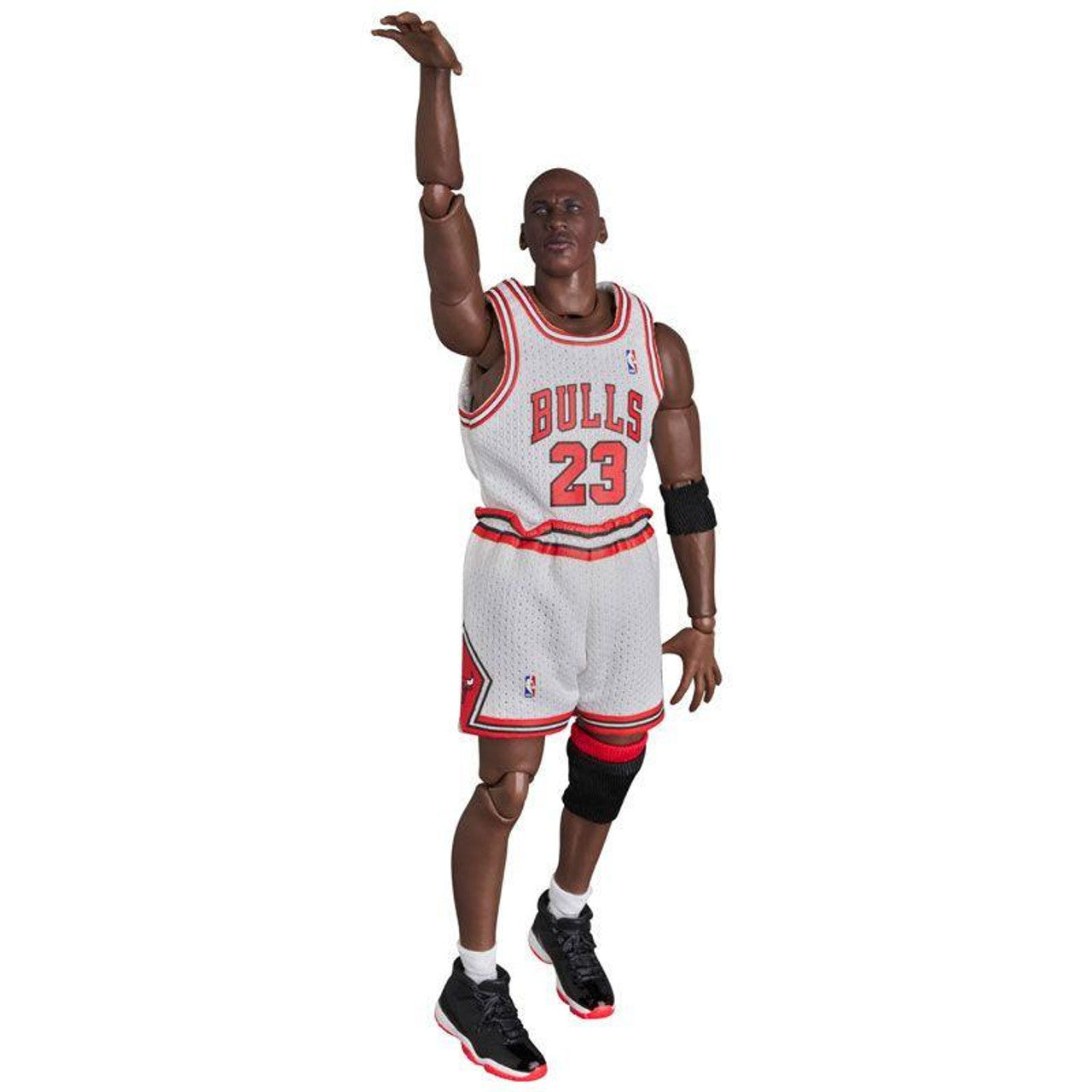 MAFEX Michael Jordan (Chicago Bulls Home) Action Figure