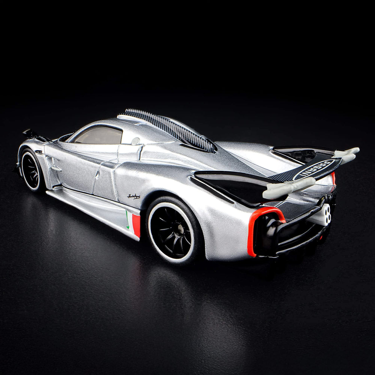 Hot Wheels RLC Exclusive ’21 Pagani Huayra R (Pearl Silver)