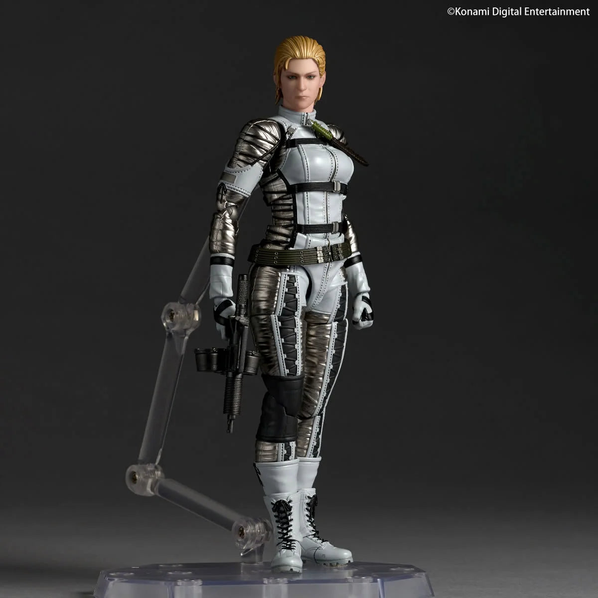 Metal Gear Solid Delta: Snake Eater Amazing Yamaguchi Revoltech NR117 The Boss Action Figure