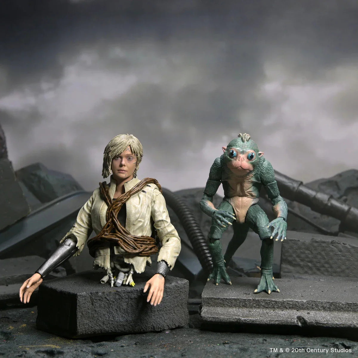 Predator Badlands Ultimate Thia & Bud Action Figures By NECA