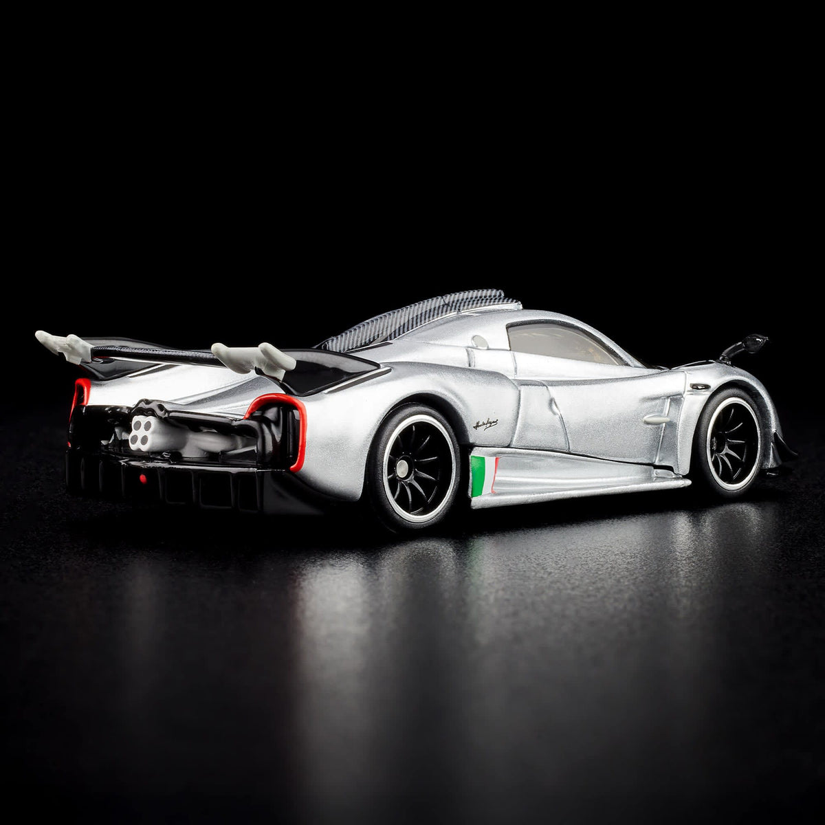 Hot Wheels RLC Exclusive ’21 Pagani Huayra R (Pearl Silver)