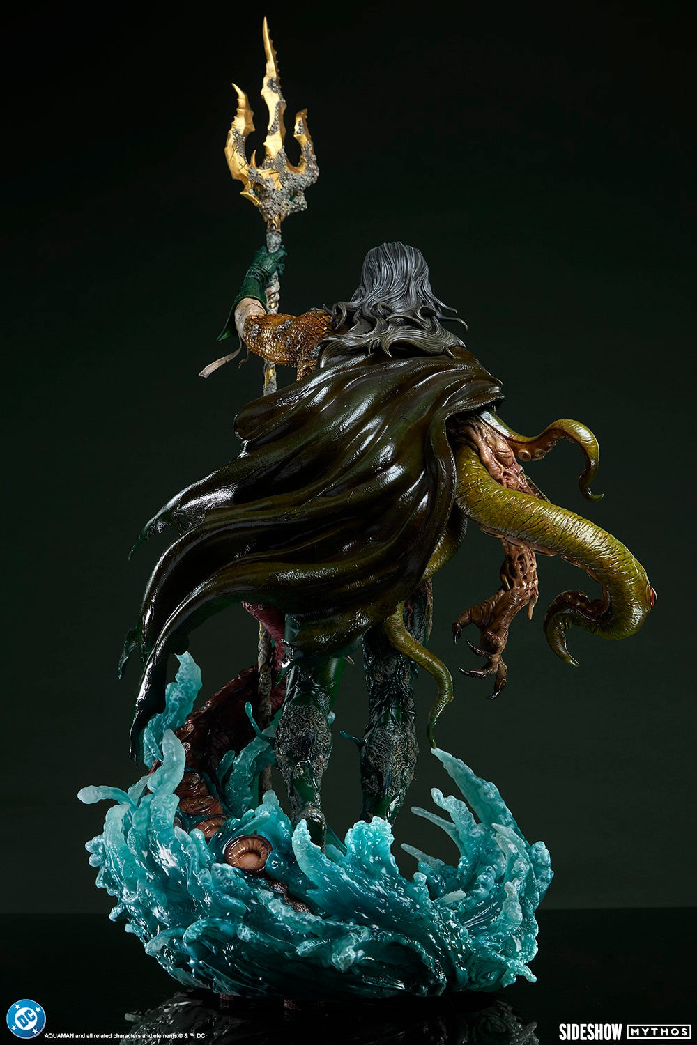 Aquaman: Lord of the Deep Premium Format By Sideshow Collectibles