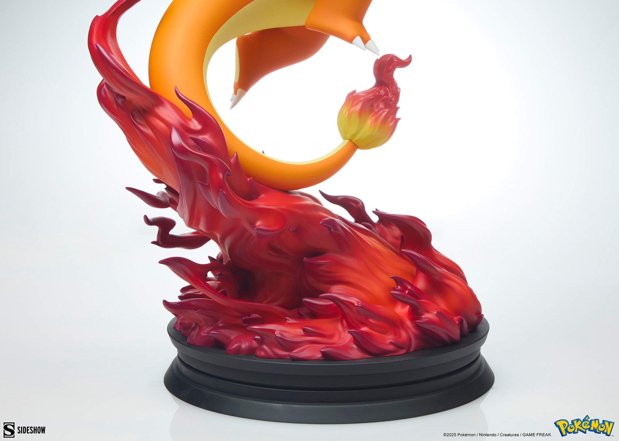 Charizard (Pokemon) by Sideshow Collectibles