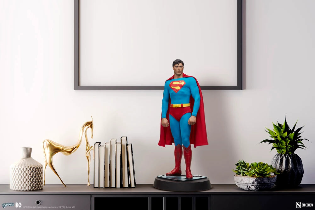 SUPERMAN Premium Format by Sideshow Collectibles