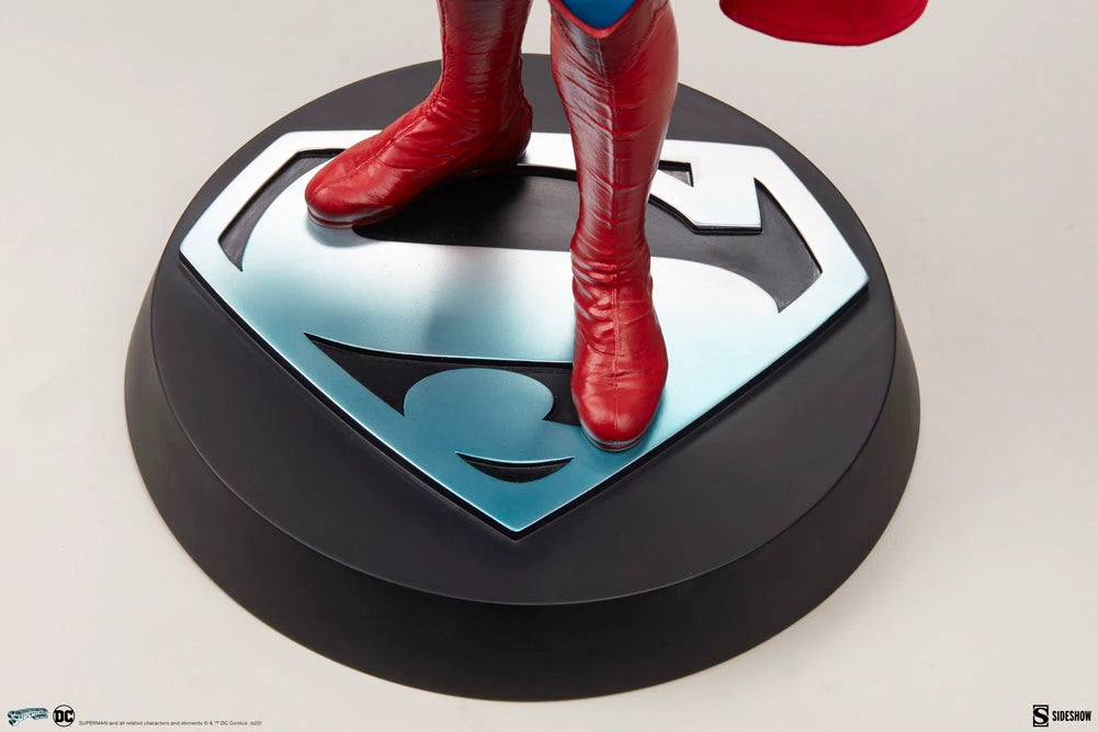 SUPERMAN Premium Format by Sideshow Collectibles