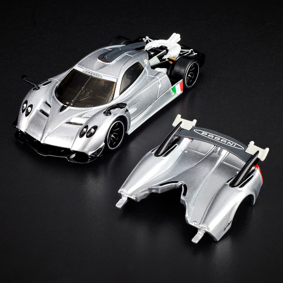 Hot Wheels RLC Exclusive ’21 Pagani Huayra R (Pearl Silver)