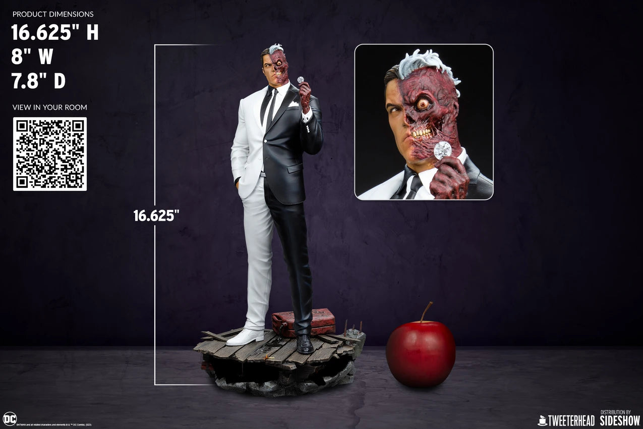 TWO-FACE Collector Sixth Scale Statue By Tweeterhead