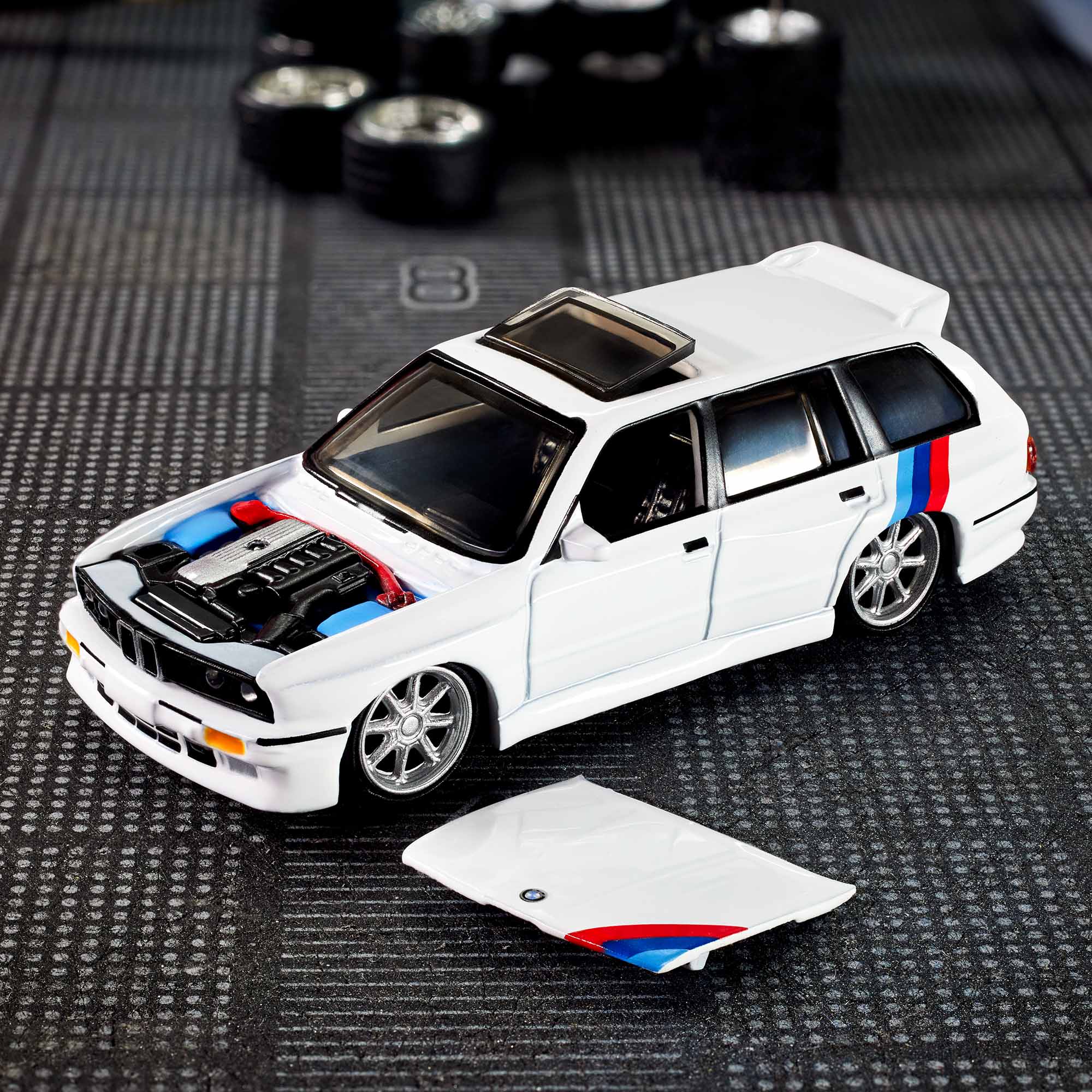 Hot Wheels Exclusive Elite 64 1990 BMW 318i Touring